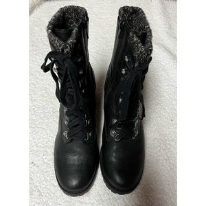 Bass heeled boot with zipper and tie